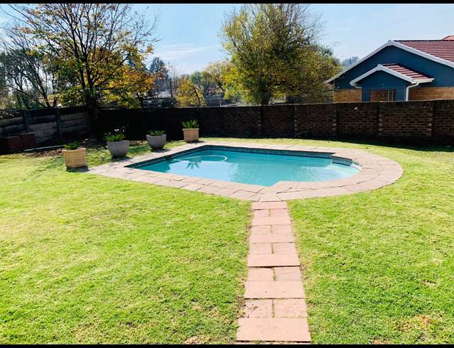 4 BEDROOM HOUSE FOR SALE IN RENSBURG